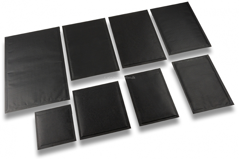 Sort boblekuvert af papir