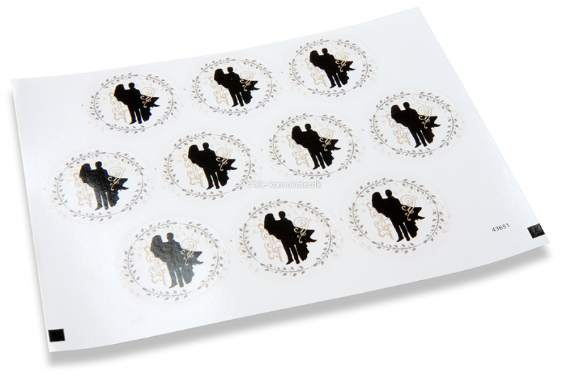 Klistermærker til bryllupskuverter - Mand bærer kvinde