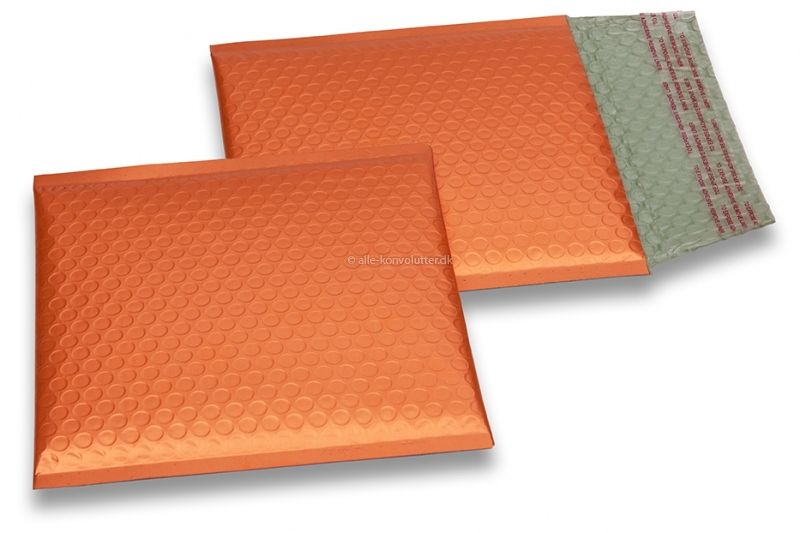 ECO boblekuvert af mat metallisk plast - orange 165 x 165 mm